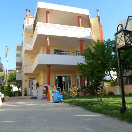 Apartment Menelaos Adelianos Kampos