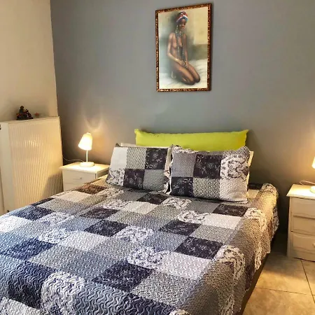 Menelaos Apartment *